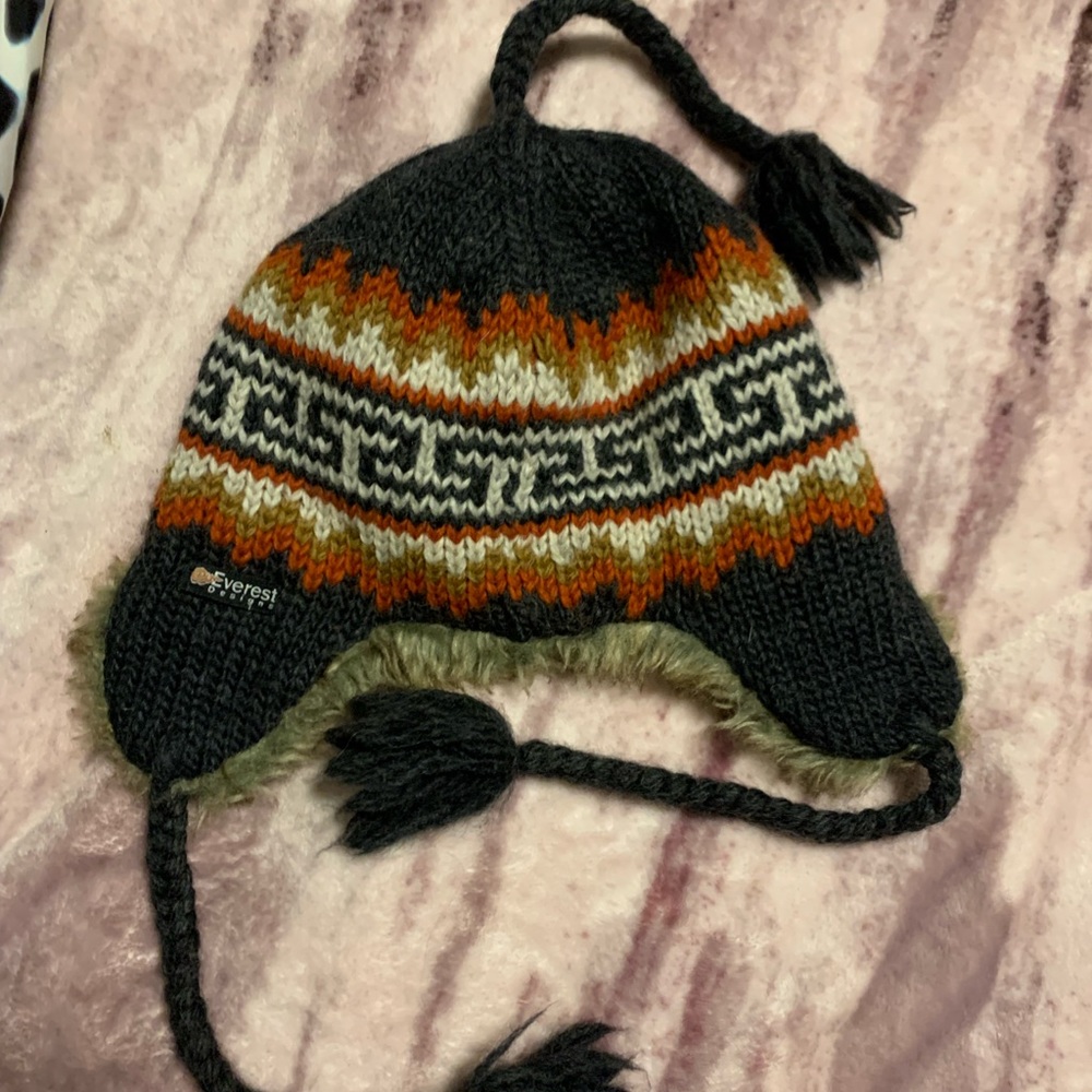 Everest designs, Lama fur beanie New with out tags